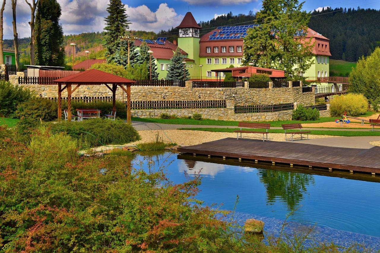 Hotel Forestyma Hodonin Bagian luar foto