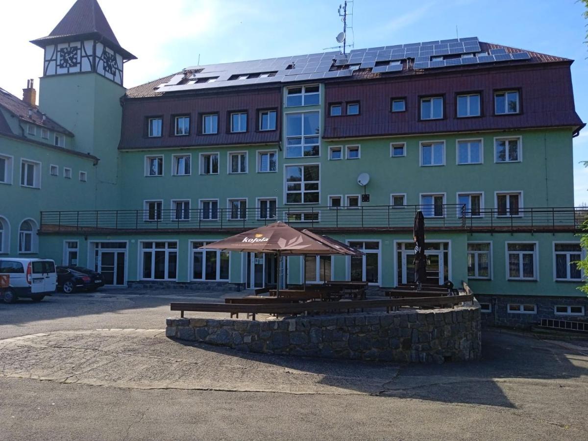 Hotel Forestyma Hodonin Bagian luar foto