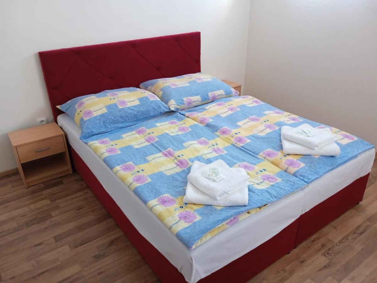 Hotel Forestyma Hodonin Bagian luar foto